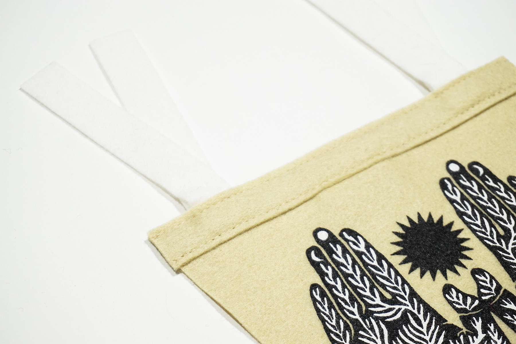 Palms Fishtail Pennant - Thumbnail 3